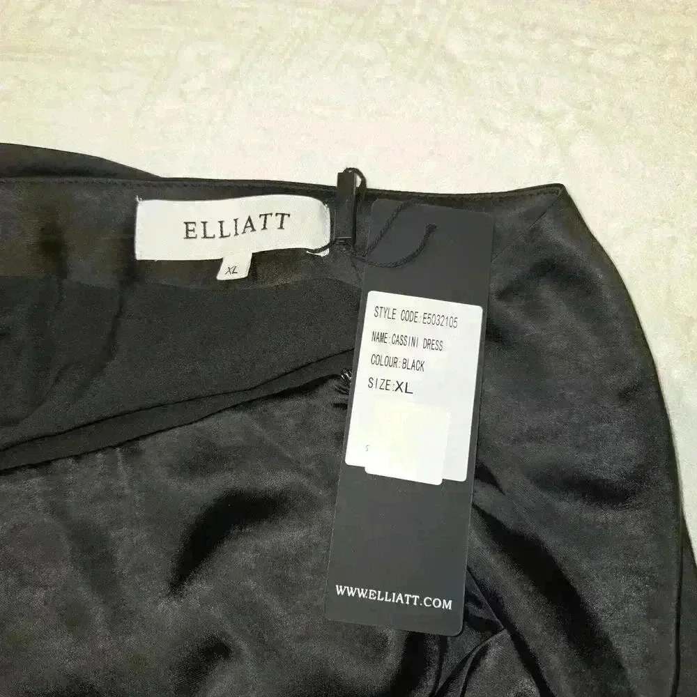 Elliatt Cassini Sheath Dress *Revolve* Ruched Side One Shoulder Satin Black - Picture 4 of 8